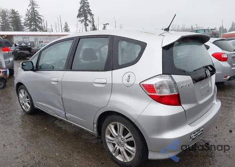 2011 Honda Fit Sport z USA, uszkodzony, nr VIN JHMGE8H58BC022648